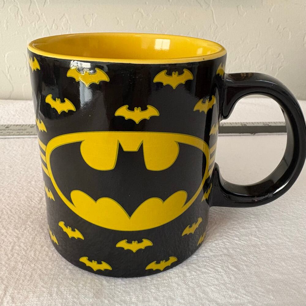 Batman Coffee Mug 20 oz Black Yellow Bat Logo DC Comics Silver Buffalo Ceramic